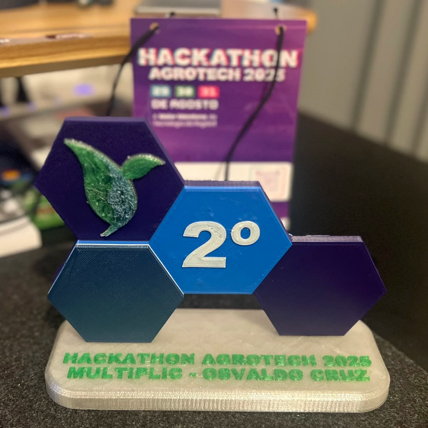 Troféu de 2º lugar conquistado no Hackaton Agrotech 2025